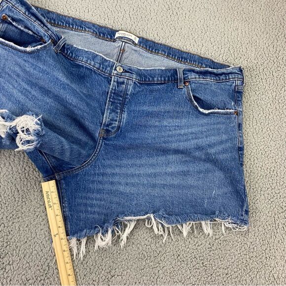 Abercrombie & Fitch Women's '90's Baggy Low Rise Denim Shorts   |  Size:  37/24 - Picture 7 of 13